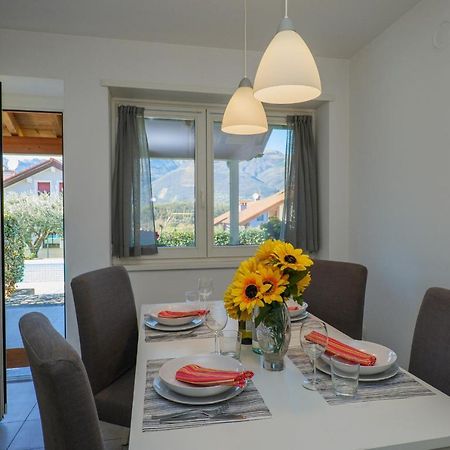 Residence Girasole Casa Rossa A Colico Eksteriør billede