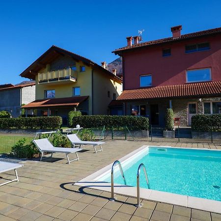 Residence Girasole Casa Rossa A Colico Eksteriør billede