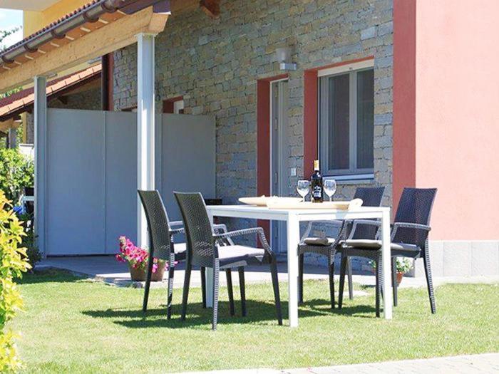 Residence Girasole Casa Rossa A Colico Eksteriør billede
