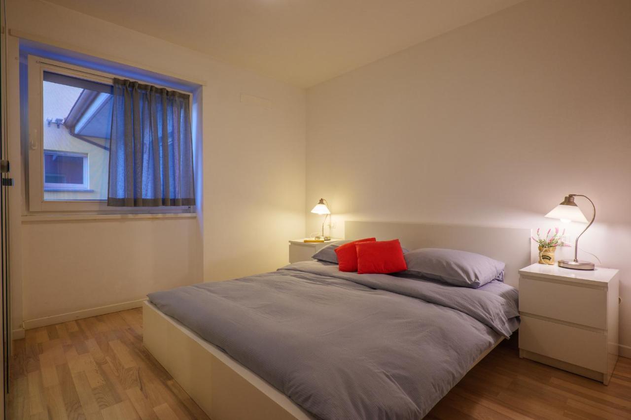 Residence Girasole Casa Rossa A Colico Eksteriør billede
