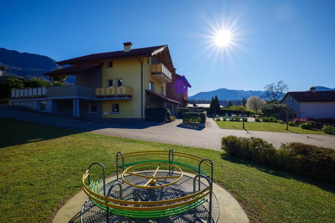 Residence Girasole Casa Rossa A Colico Eksteriør billede